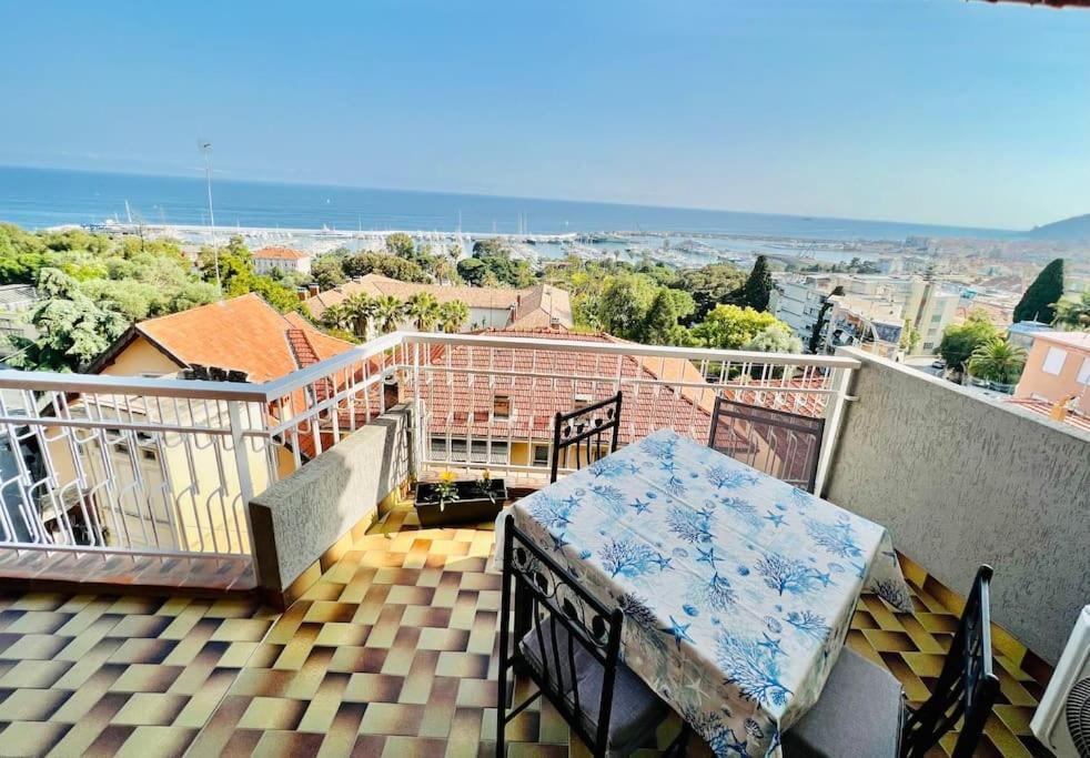 Special Home Vista Mare E Parcheggio Privato Sanremo Bagian luar foto