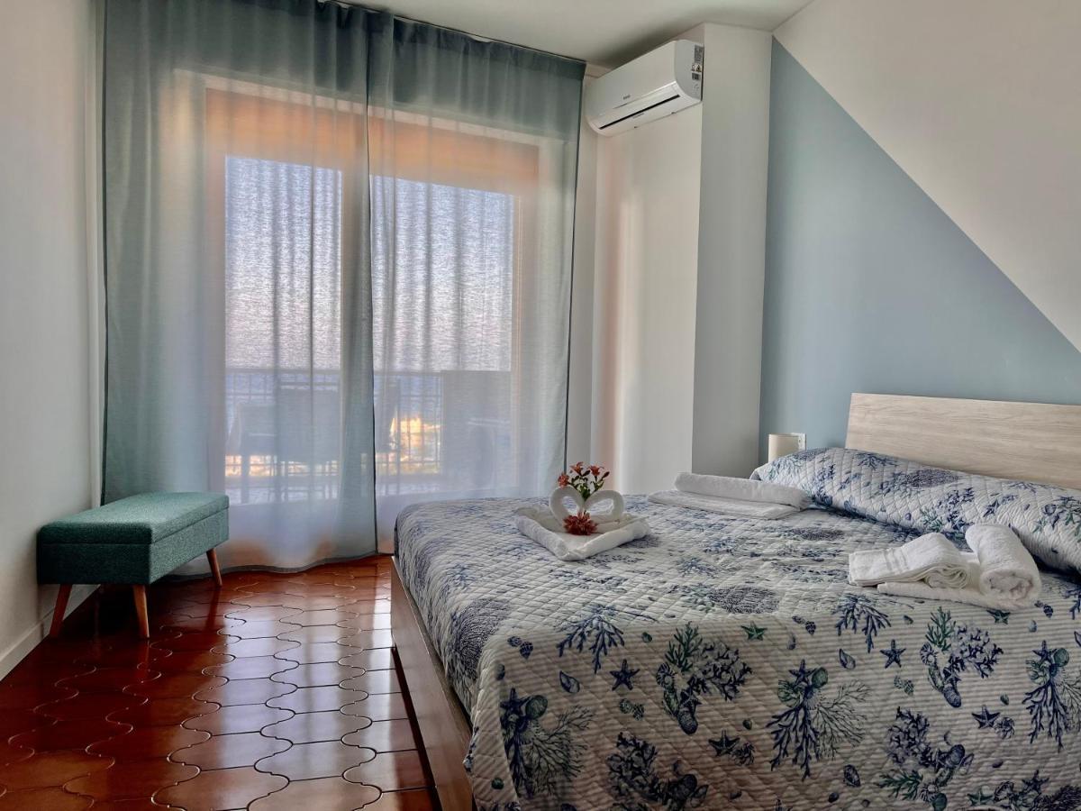 Special Home Vista Mare E Parcheggio Privato Sanremo Bagian luar foto
