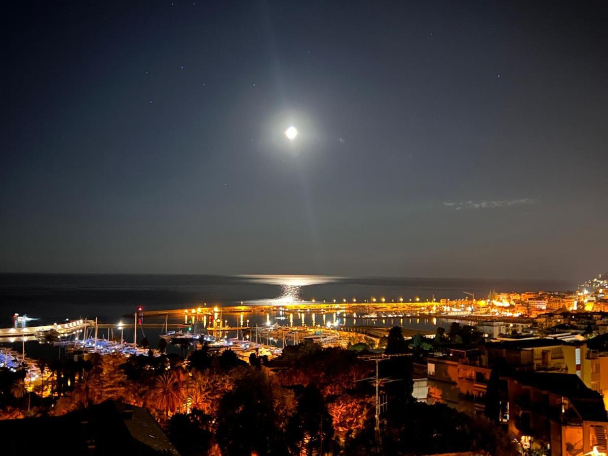 Special Home Vista Mare E Parcheggio Privato Sanremo Bagian luar foto